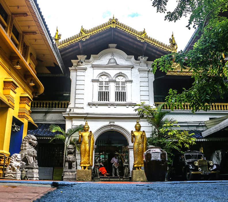 Gangaramaya Buddhist Temple